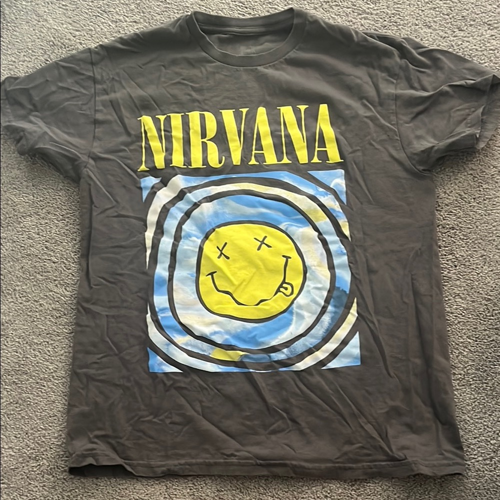 NIRVANA Gray and Yellow Short Sleeve Tee